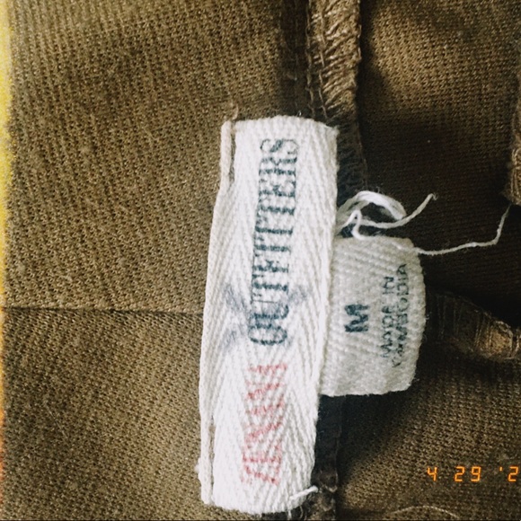 Cute Brown shorts with gold buttons - Picture 3 of 3